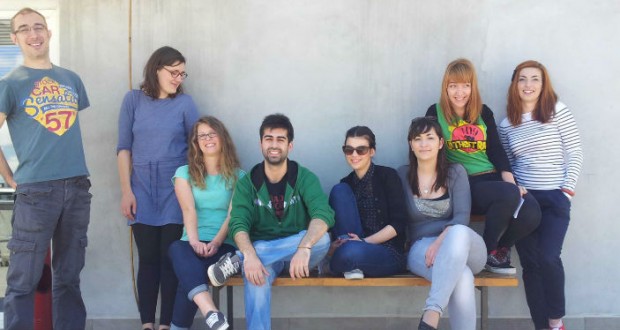 Radišni desk sluša vođu